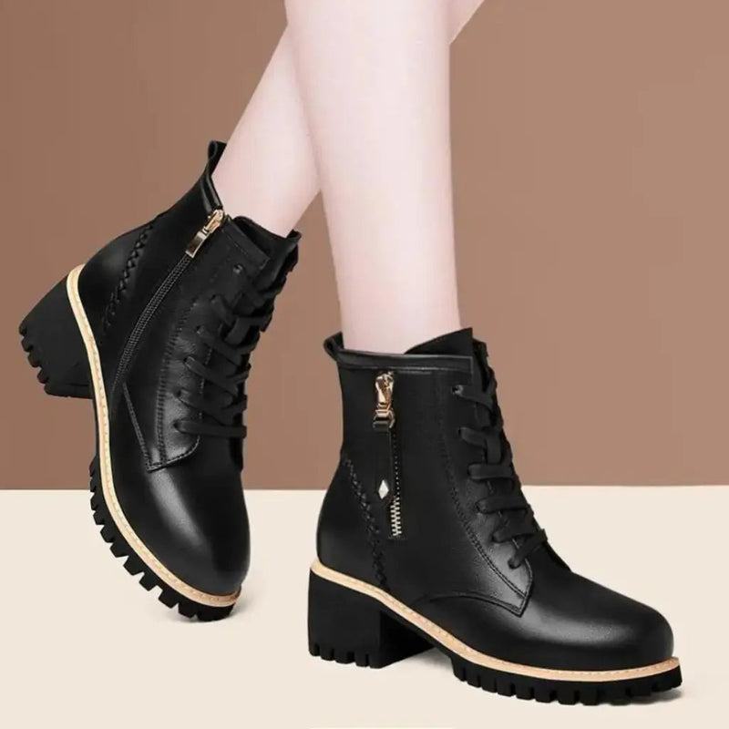 Bota Feminina de Couro Modelo Daisy