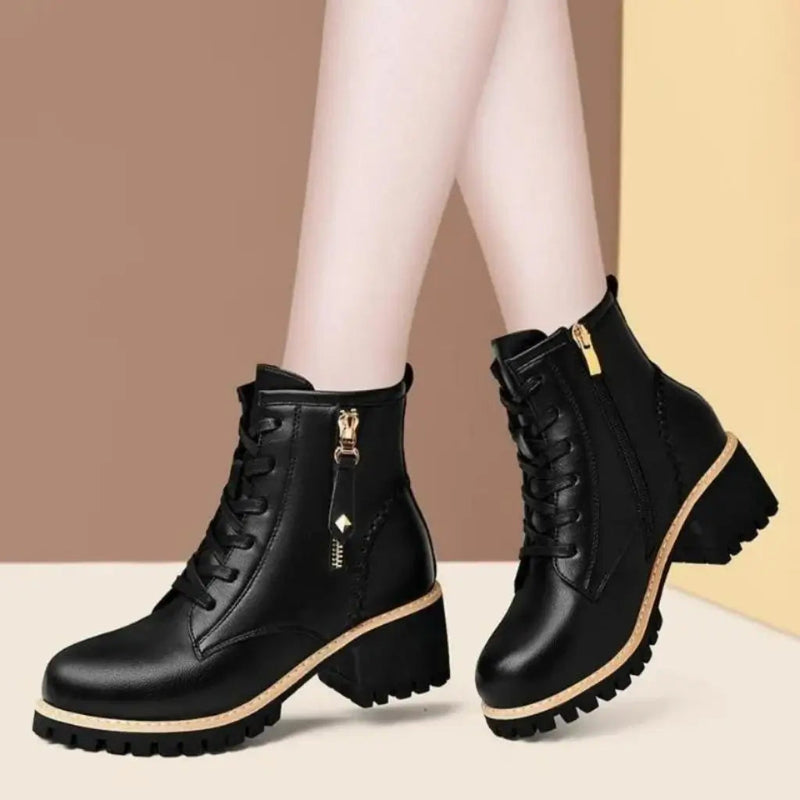 Bota Feminina de Couro Modelo Daisy